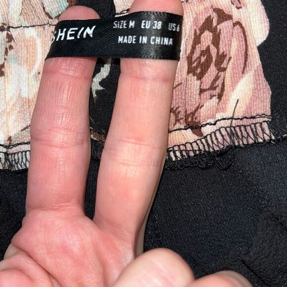 Shein Womens Medium Multicolor Floral Elastic Waistband Flowy Shorts - Picture 2 of 6